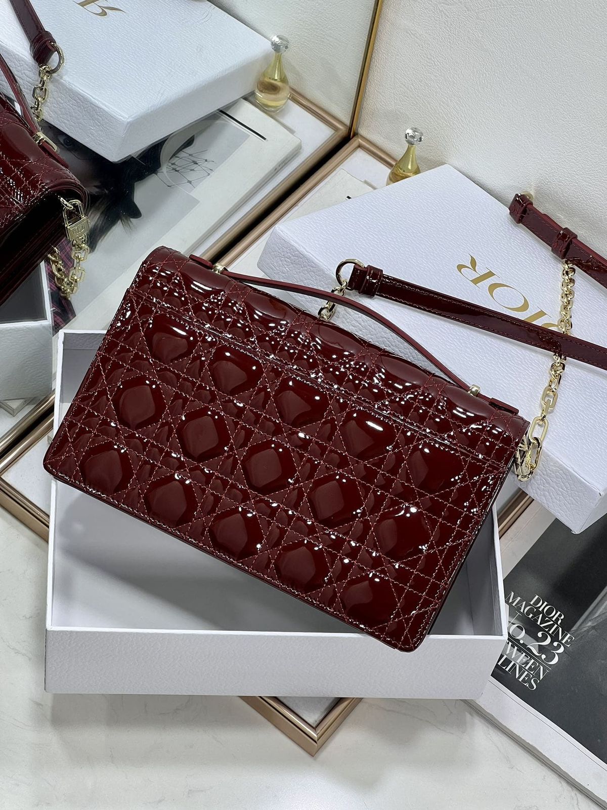 DIOR