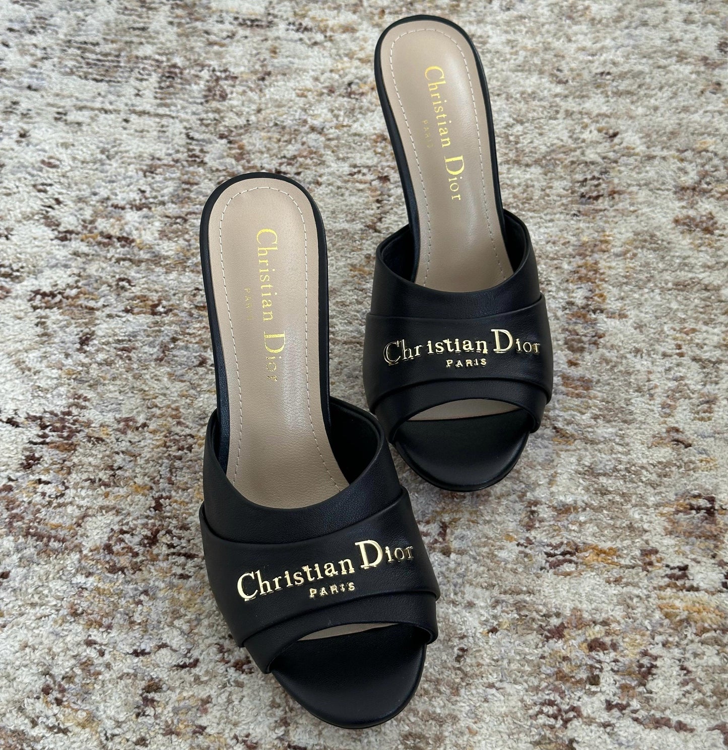 DIOR
