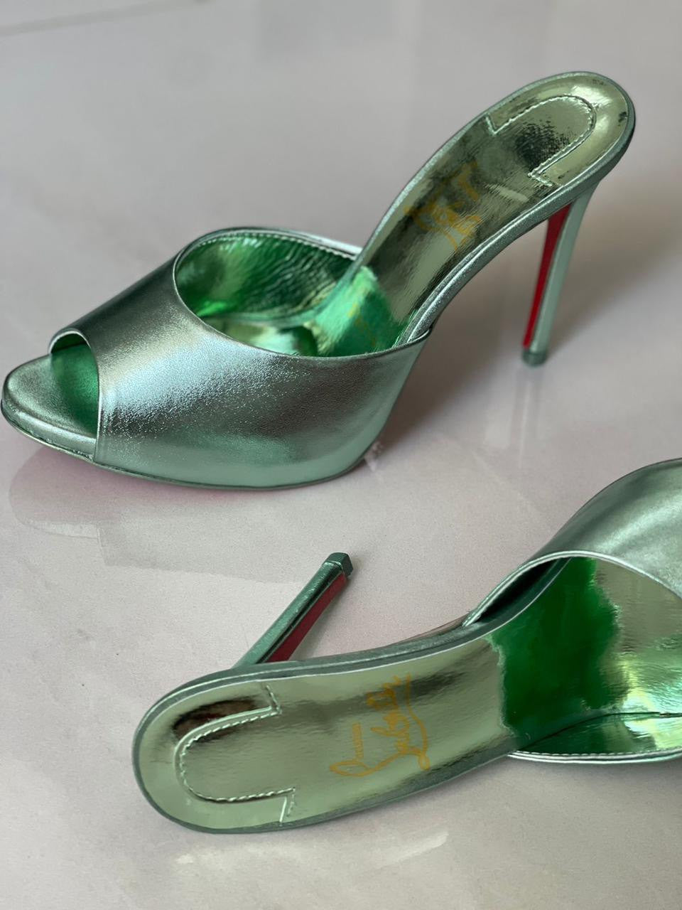 LOUBOUTIN