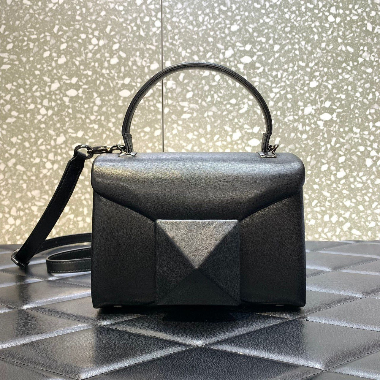 VALENTINO (2 Color)