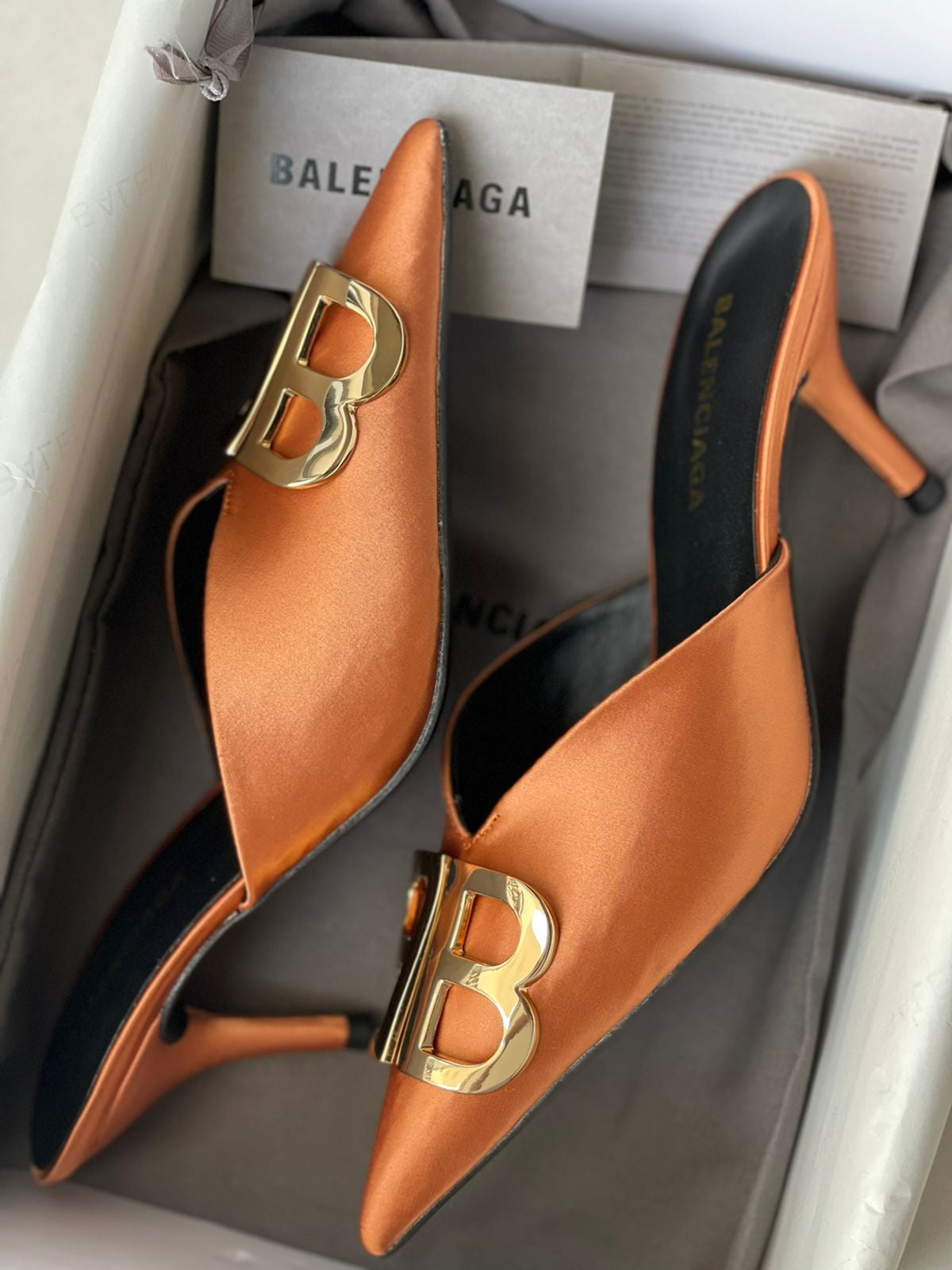 BALENCIAGA