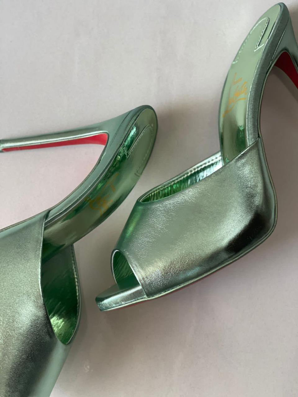 LOUBOUTIN