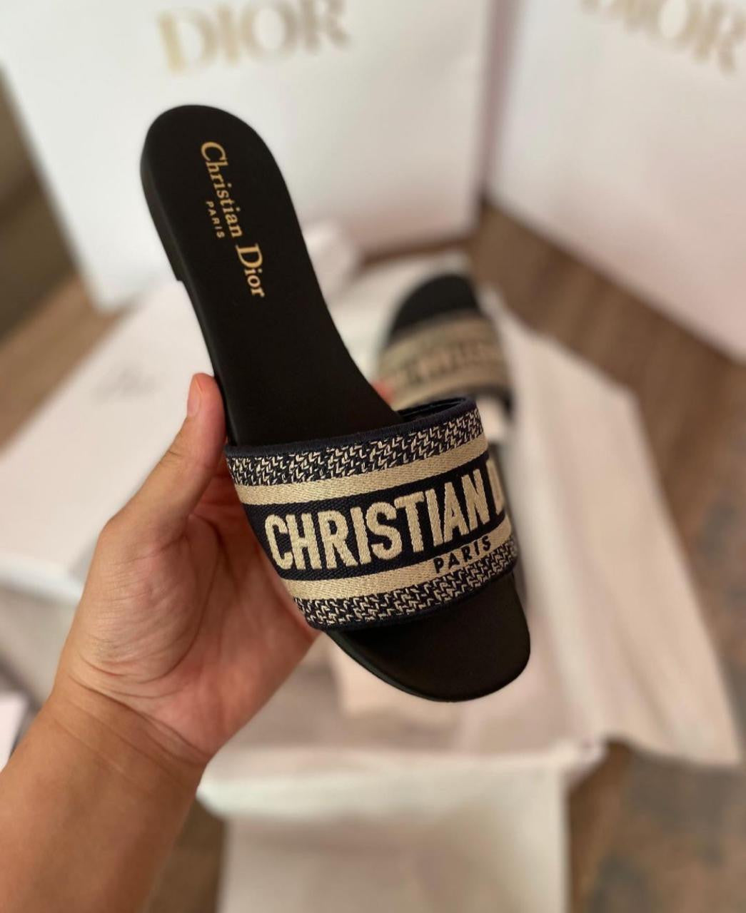 DIOR