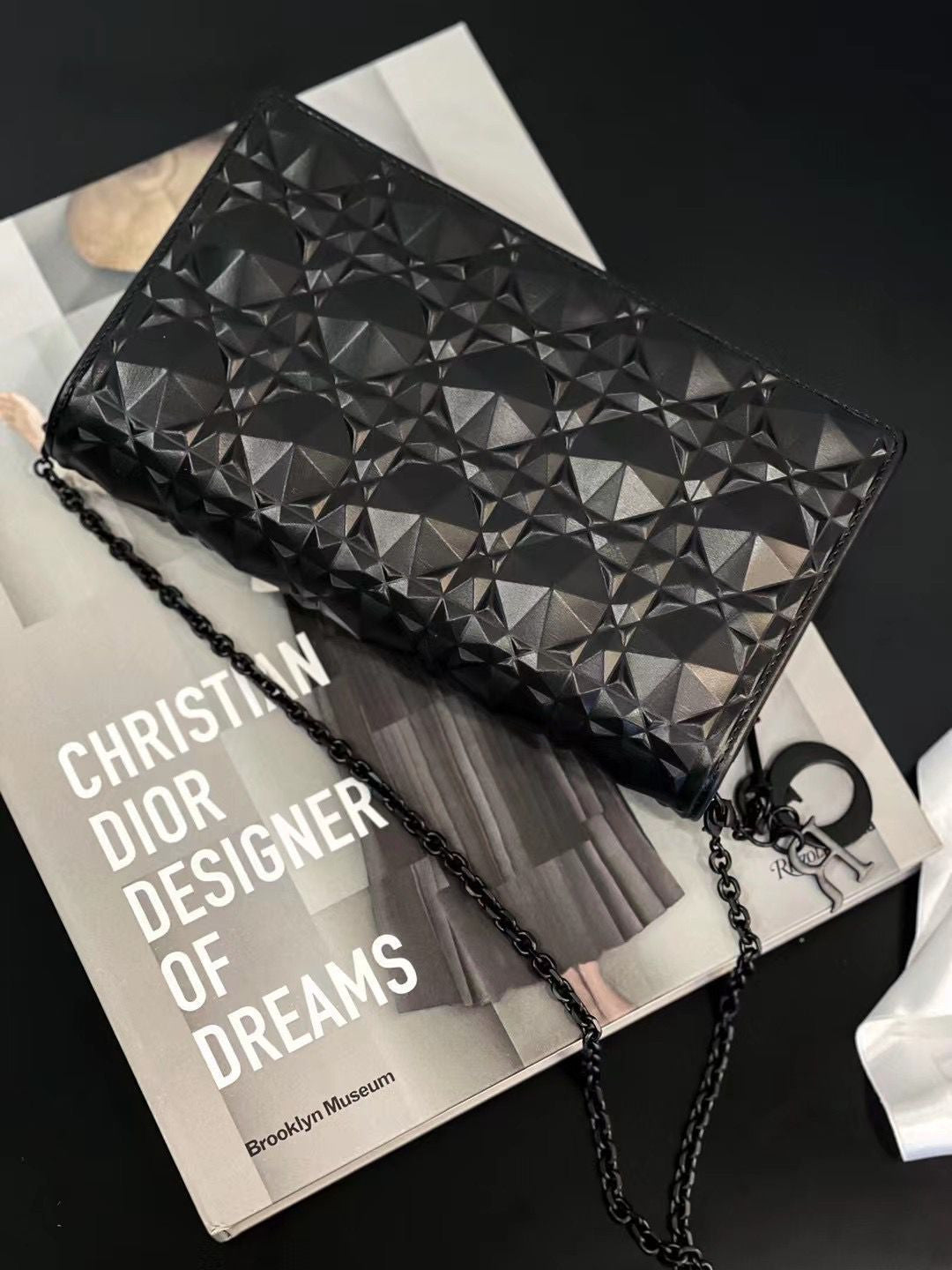 DIOR