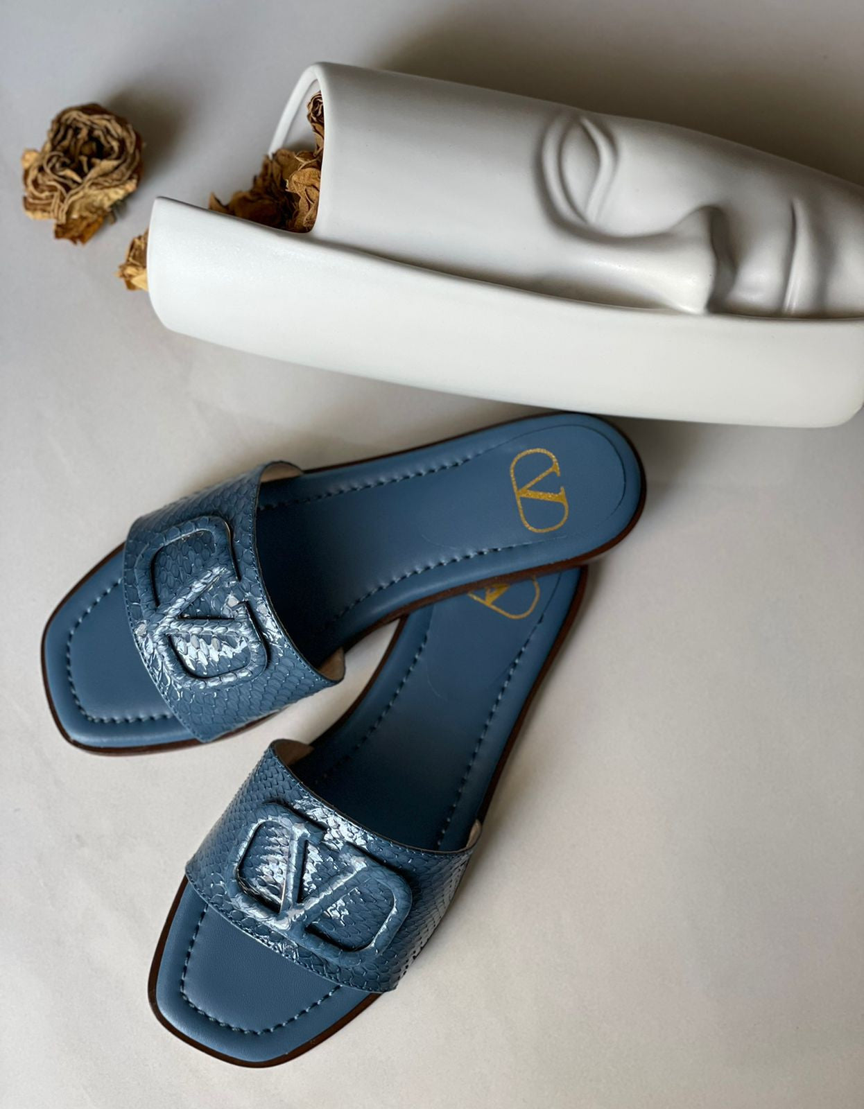 VALENTINO