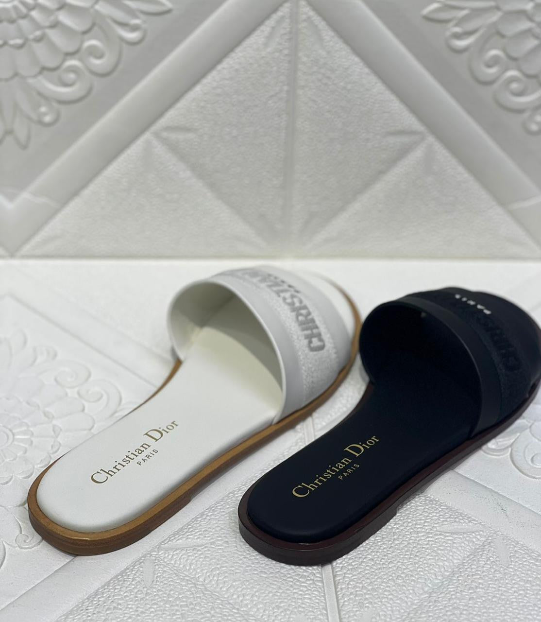 DIOR
