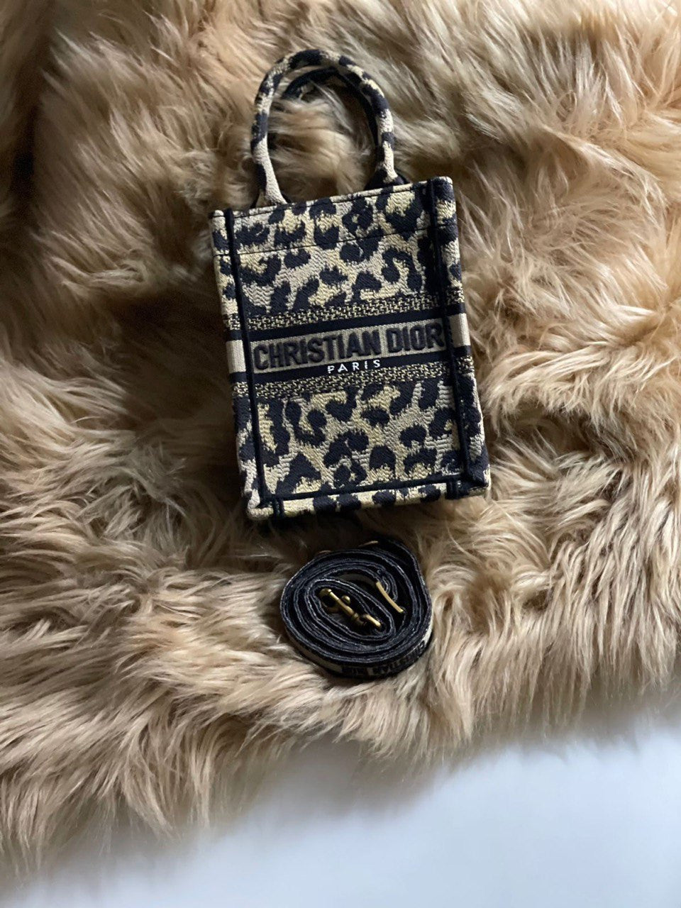 DIOR