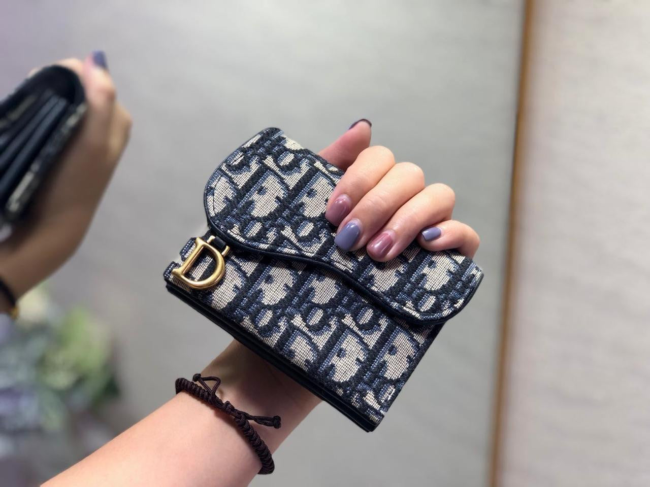 DIOR