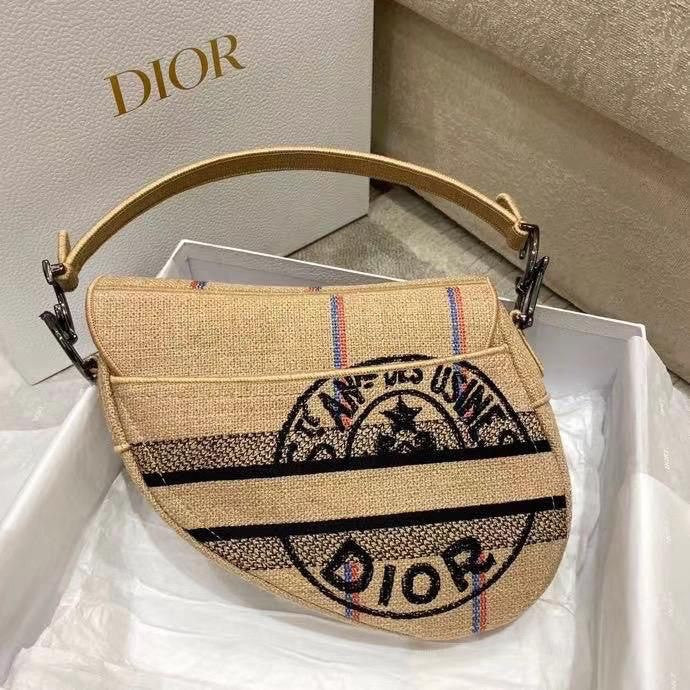 DIOR