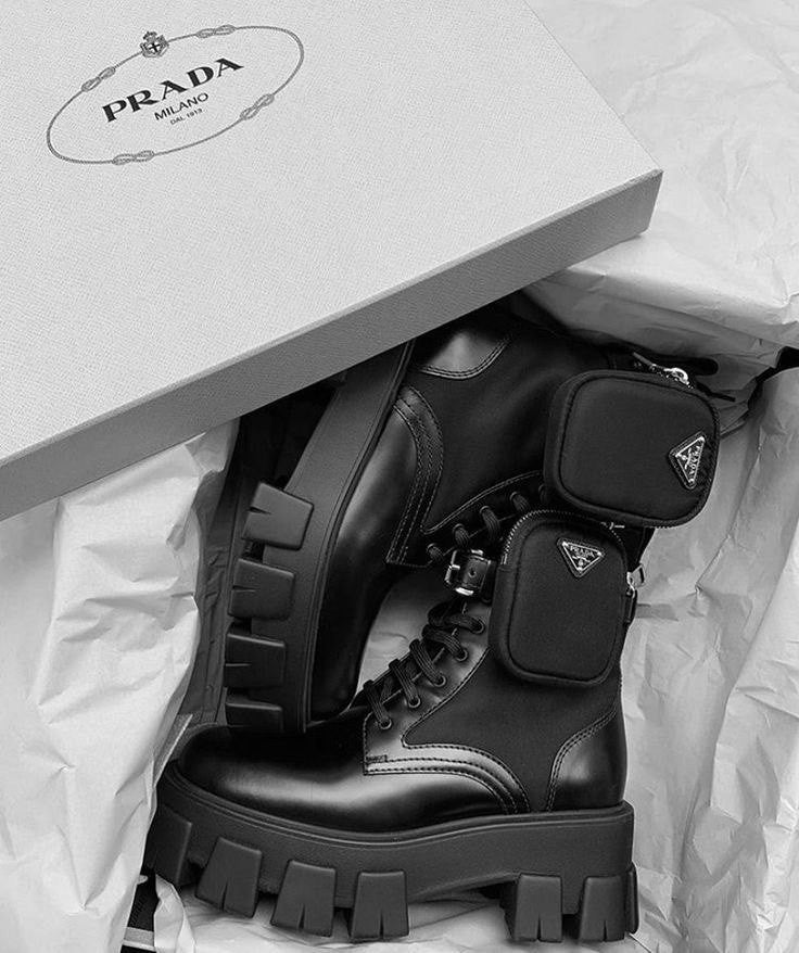 PRADA(Shoes)