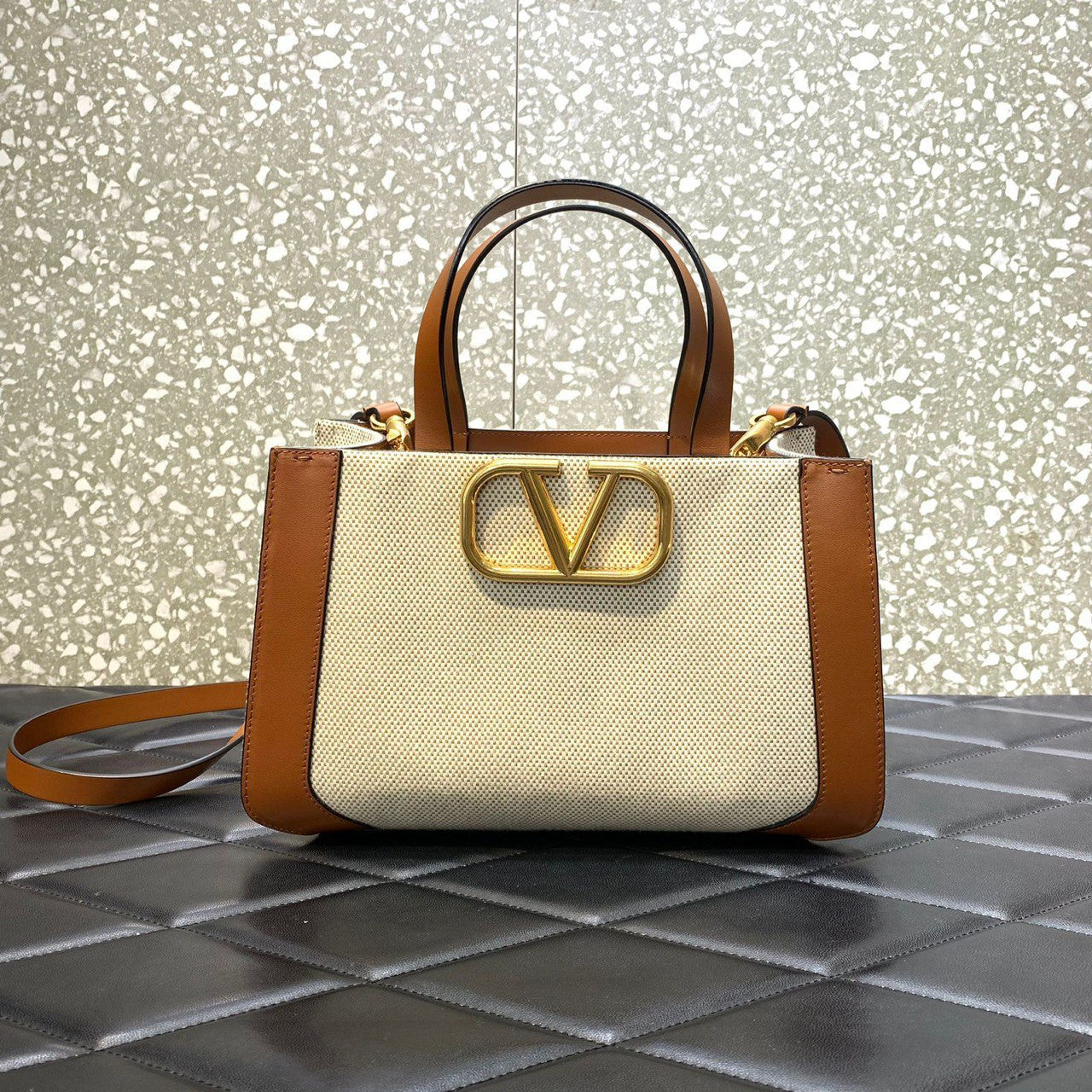 VALENTINO (2Color)