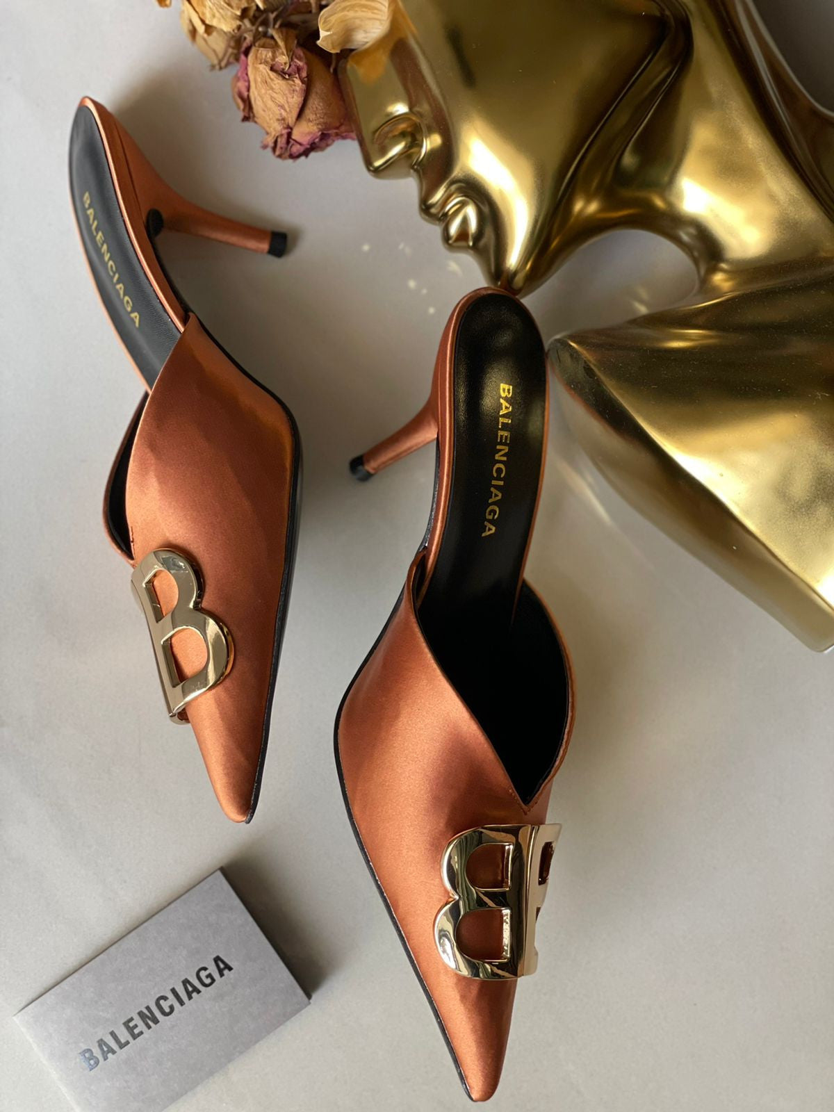BALENCIAGA