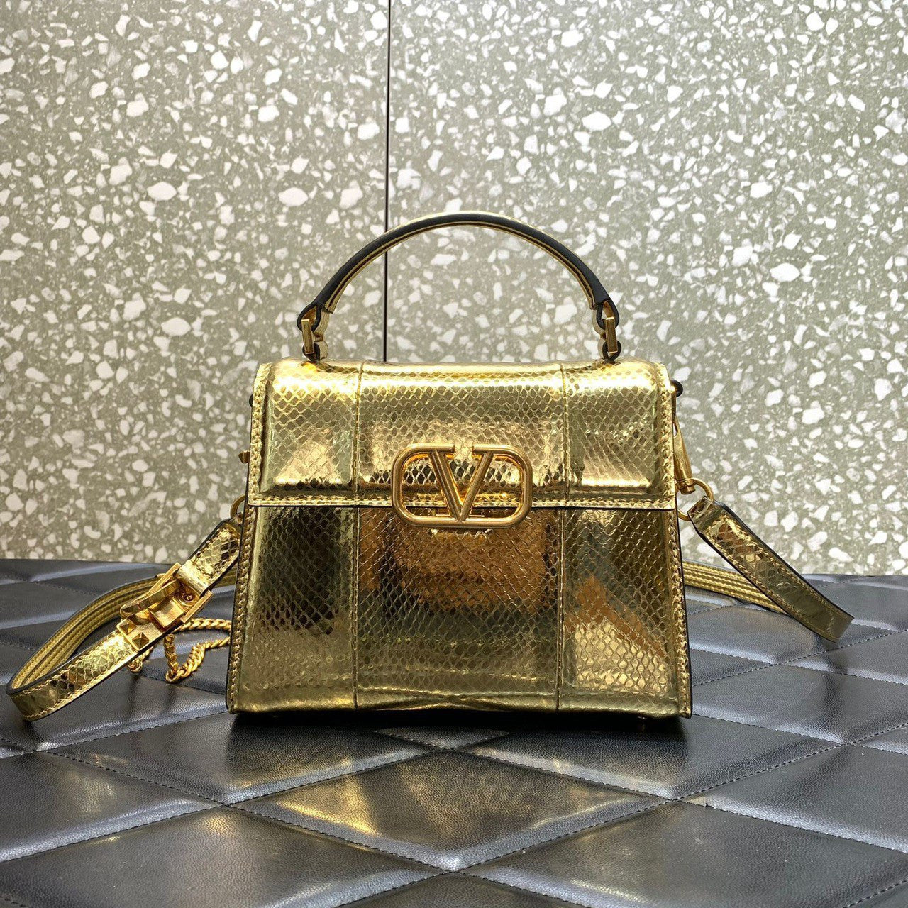 VALENTINO (2 Color)