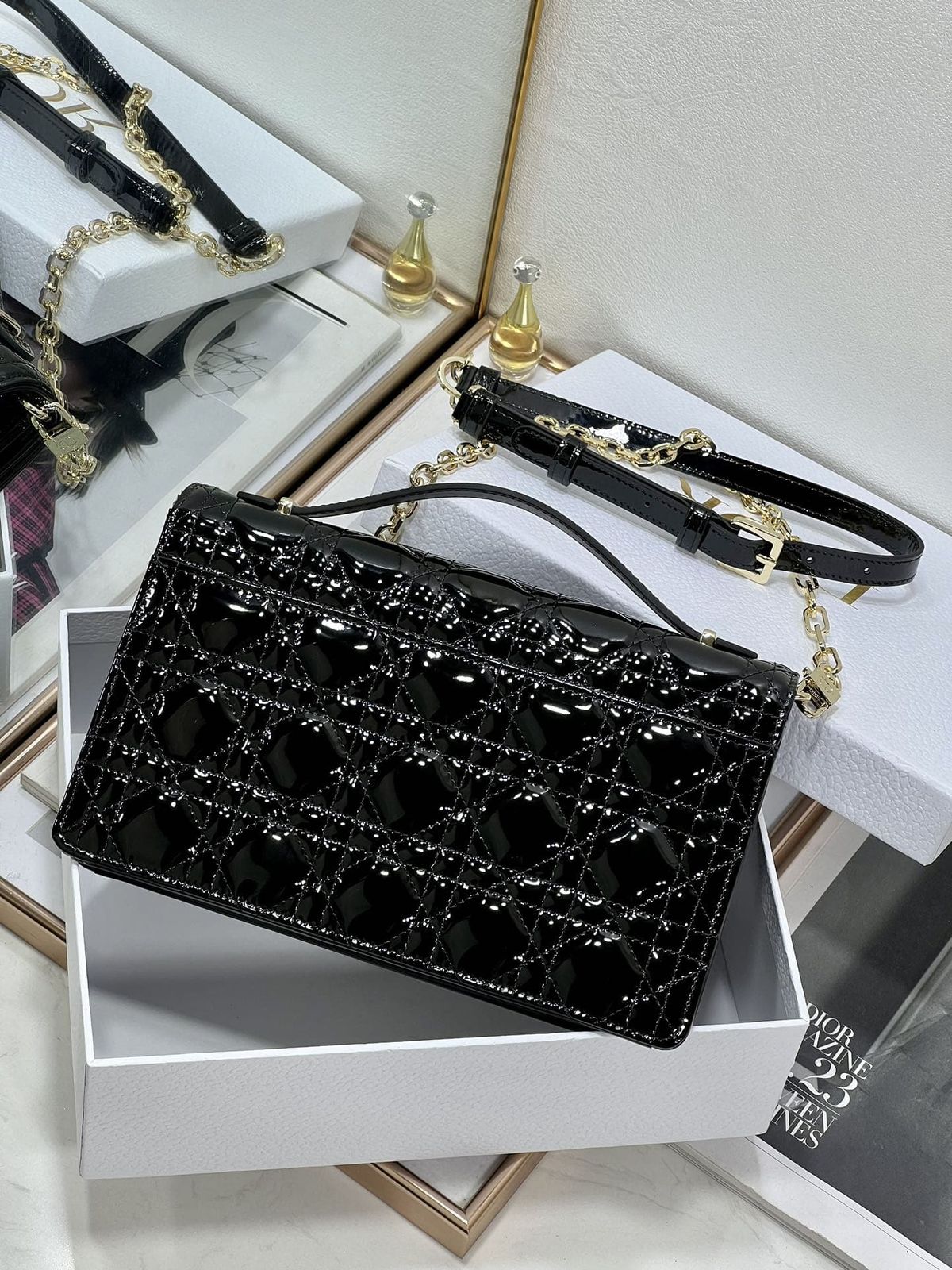 DIOR