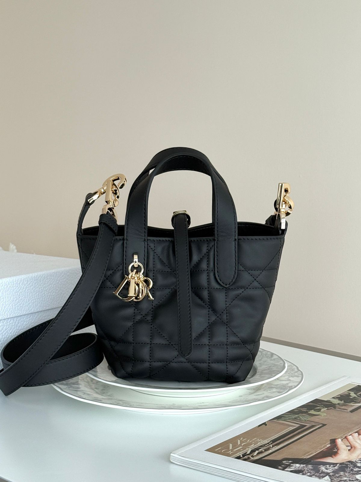 DIOR
