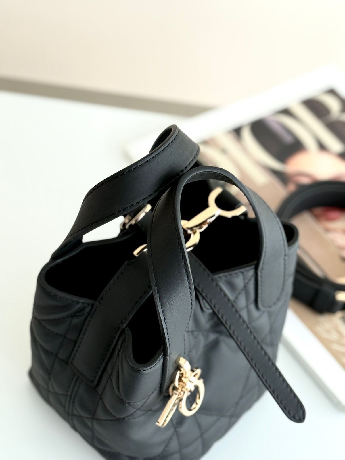 DIOR