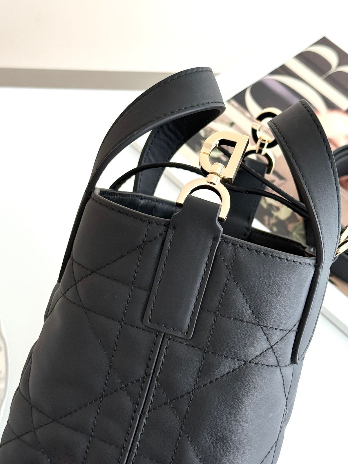 DIOR