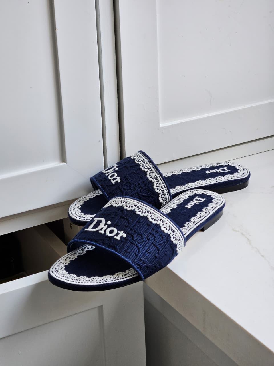 DIOR