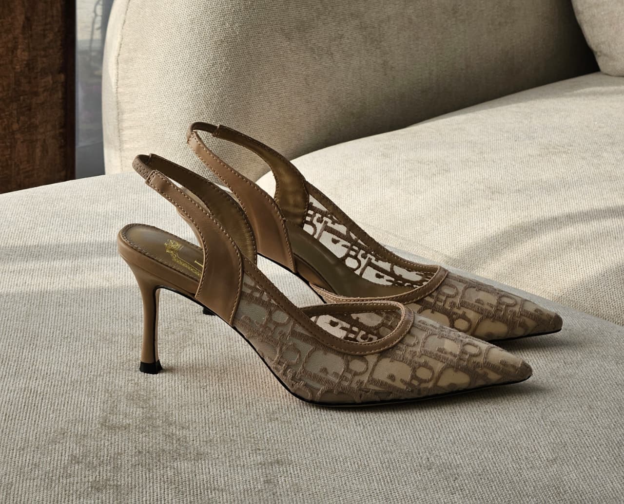 DIOR