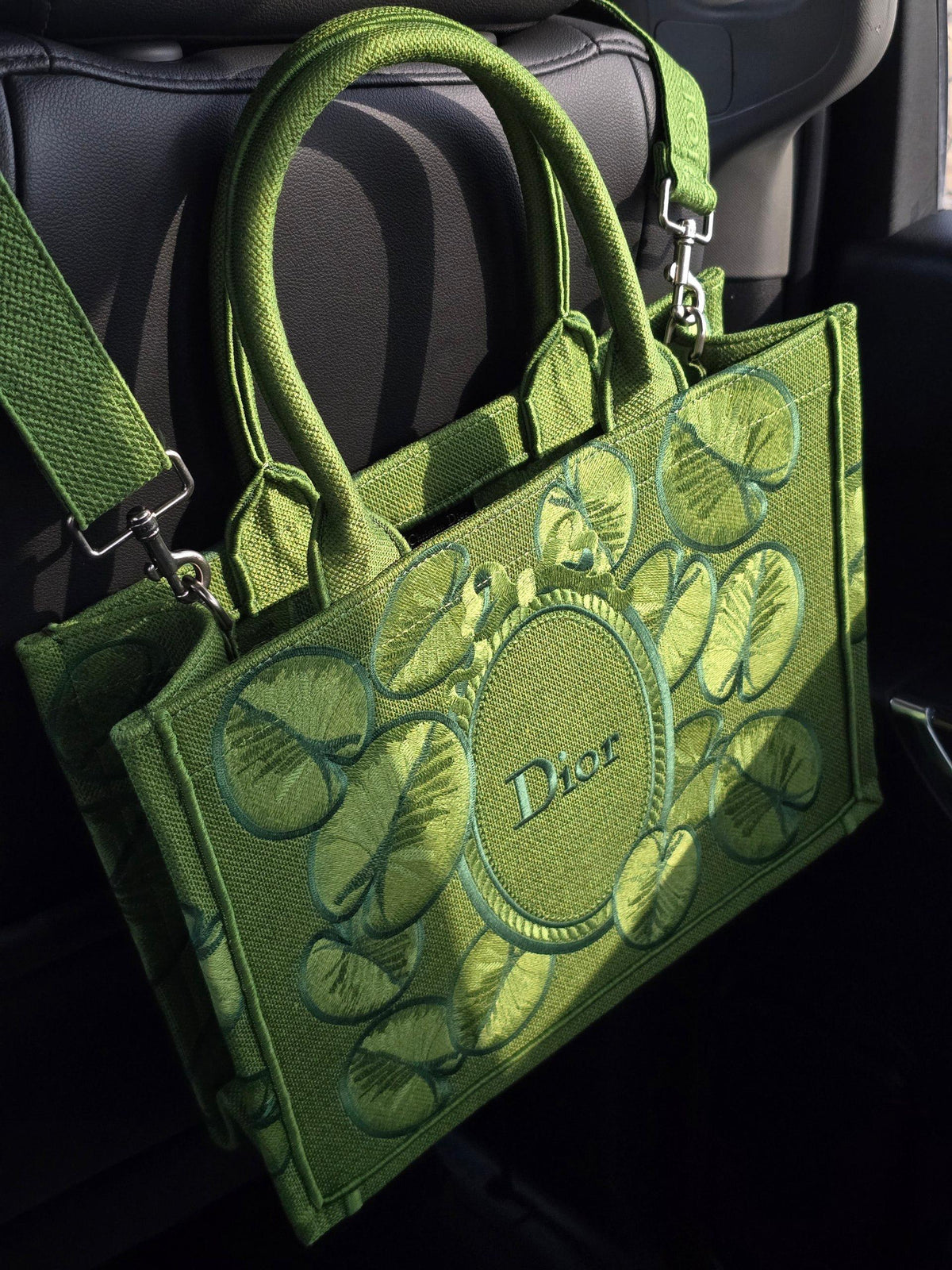 DIOR