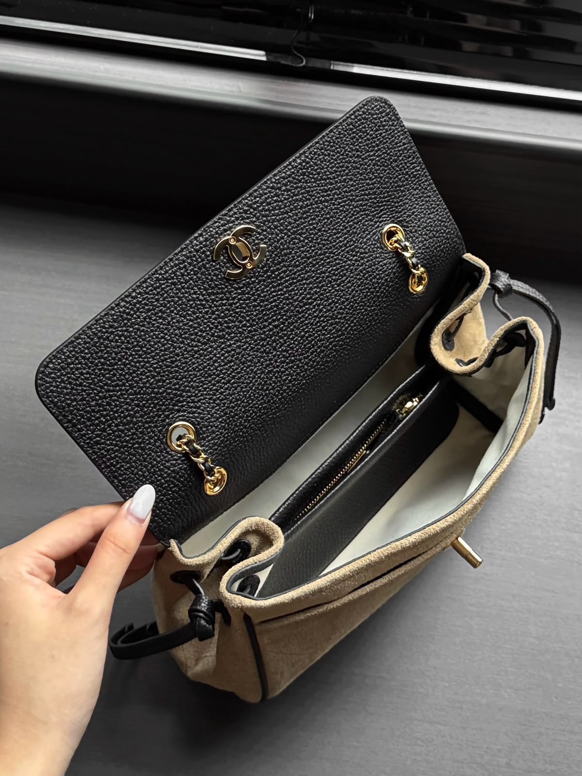 CHANEL (2 Color)