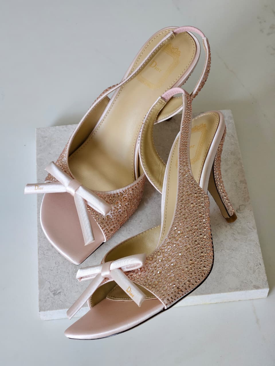 DIOR