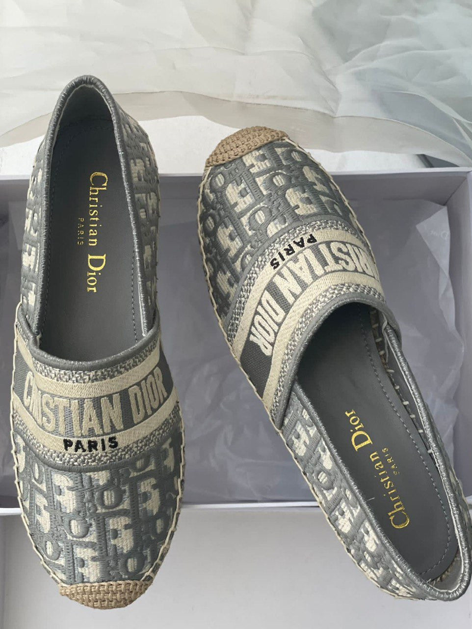 DIOR
