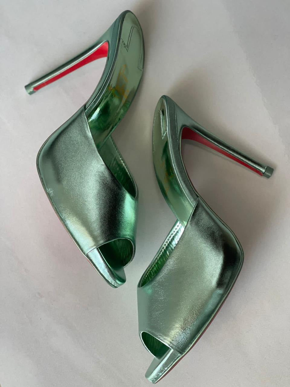 LOUBOUTIN