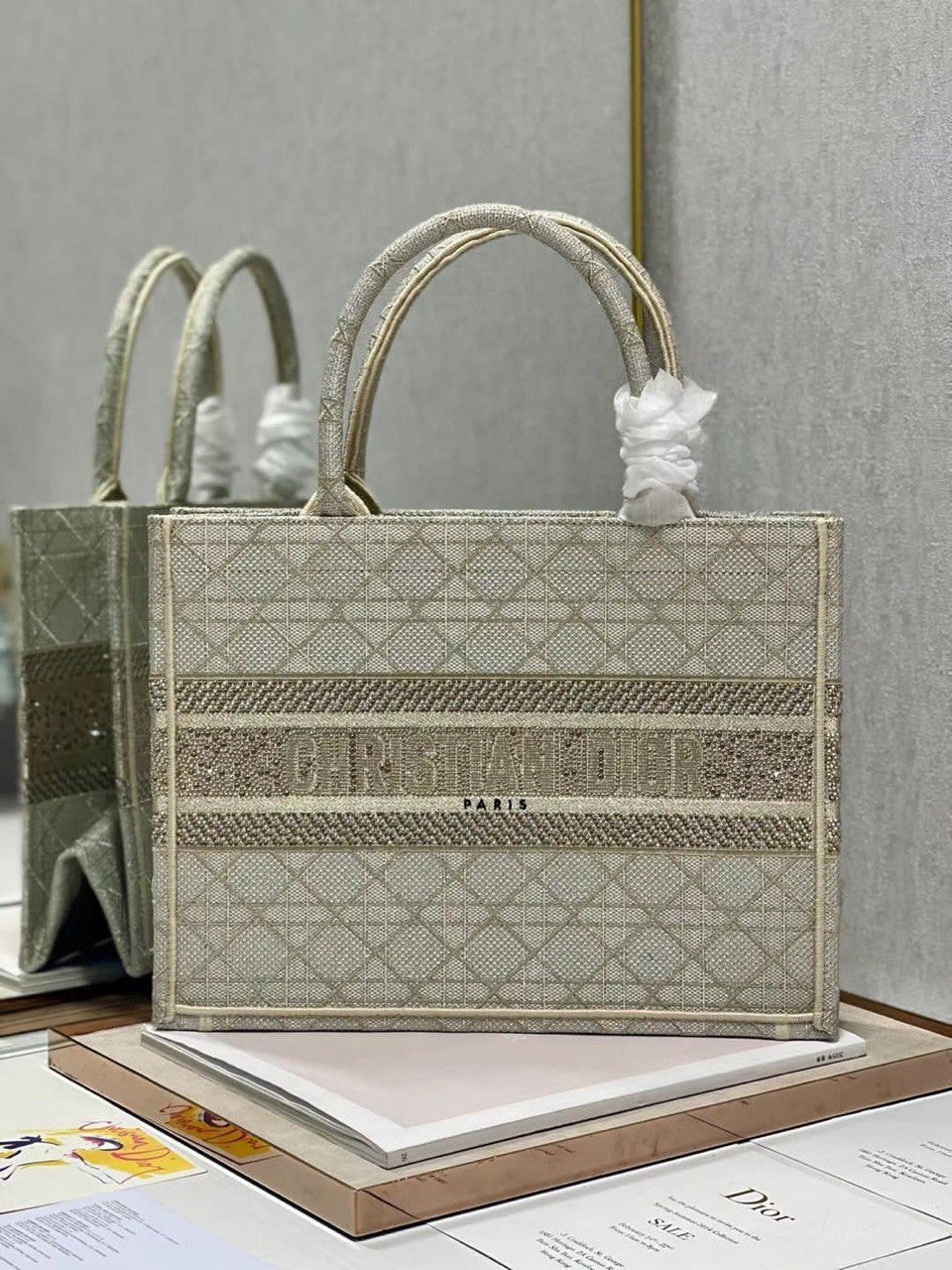 DIOR