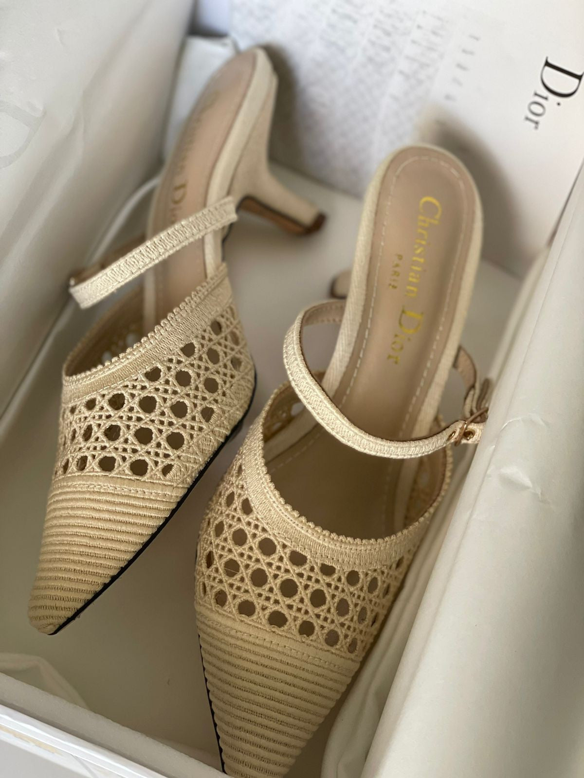 DIOR