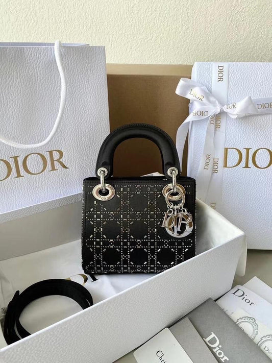 DIOR